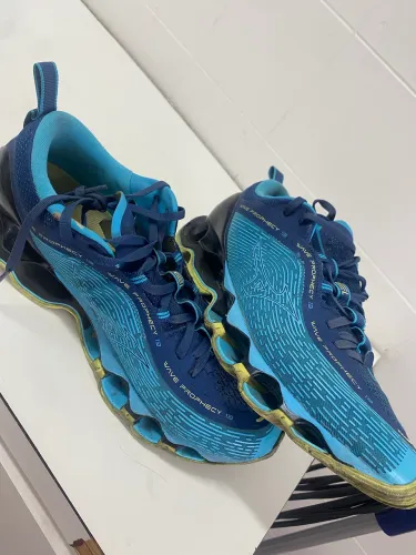 Tênis mizuno