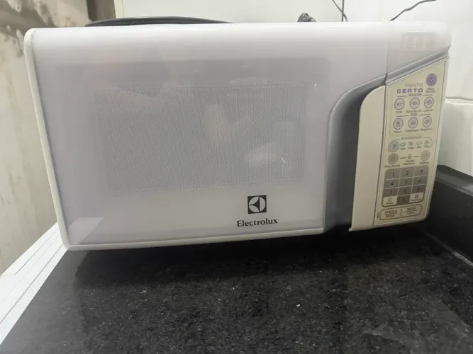 Microondas super conservado