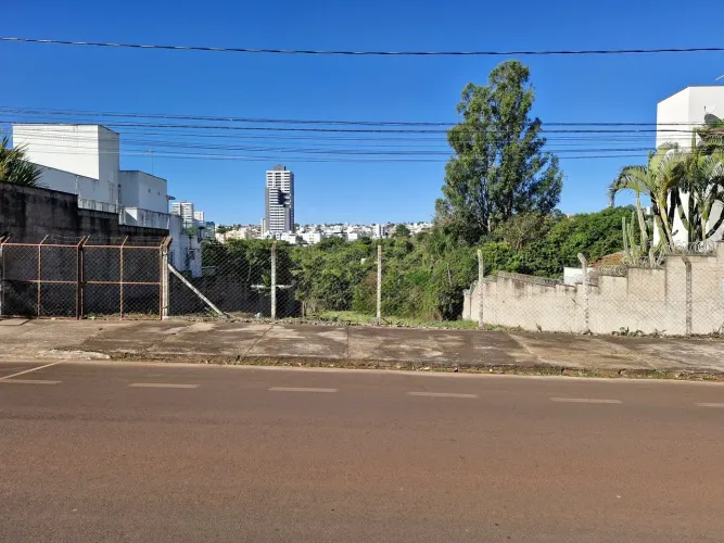 Cidade Jardim, Terreno com 1000,00m², Fundo para Área de Mata da Rio Uberabinha