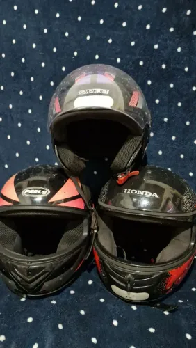 3 capacetes a venda marca boa ótima pra uber ou pessoal. Honda, Peels,spark jet