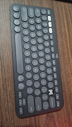 Teclado Logitech sem fio com defeito