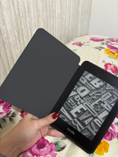 Kindle Paperwhite 10ª geração 8 GB + Capinha + Cabo