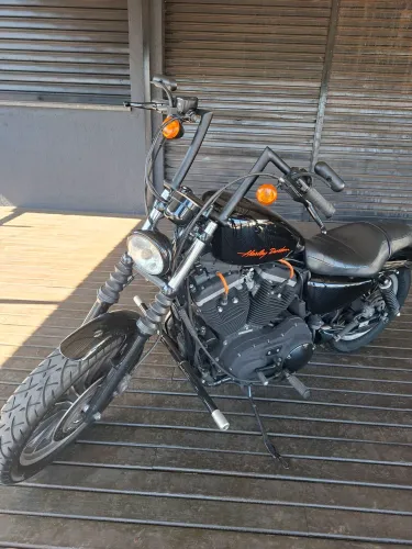 HARLEY DAVIDSON 883 R