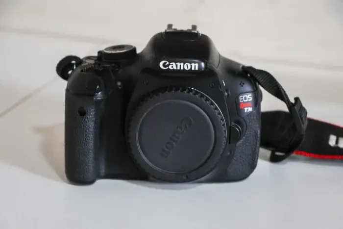 Câmera Canon EOS T3i