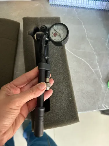 Bomba de suspensão para amortecedor Harley davidson
