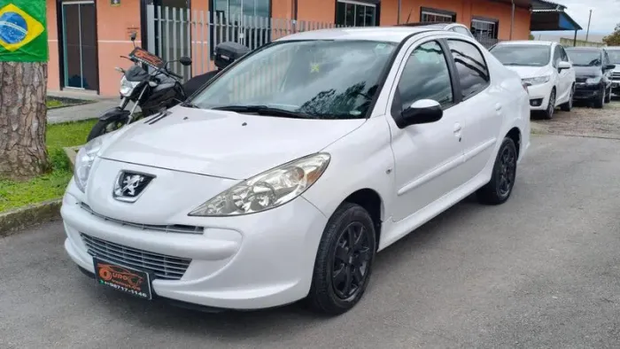 Peugeot 207 Sedan Passion XR 1.4 Flex 8V 4P 2012