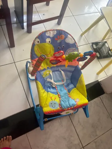 Cadeira que balança infantil