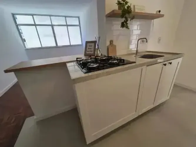 Niterói - Icaraí - Excelente localização, próximo de tudo, Apartamento Reformado