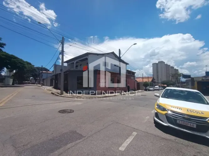Casa com ponto comercial à venda | 322m² | Vila Industrial | São José dos Campos