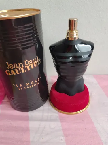 Frasco de perfume importado masculino 