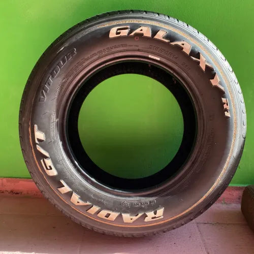 Pneu de carro da marca Vitour, modelo Galaxy R1 Radial GT