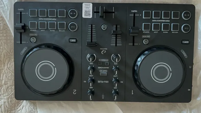 EQUIPAMENTO DJ - CONTROLADORA FLX2
