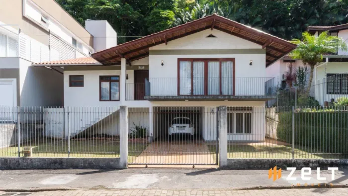 Casa com 3 dormitórios à venda, 222 m² por R$ 850.000,00 - Vila Nova - Blumenau/SC