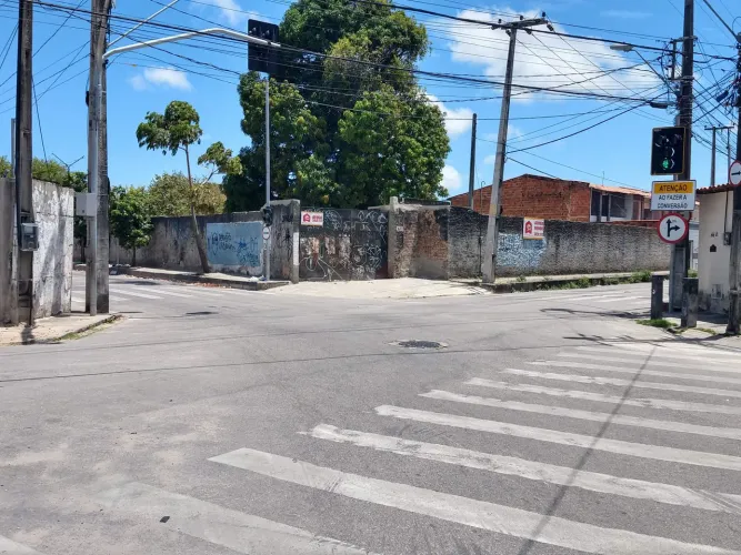 Alugo terreno excelente localização Parangaba