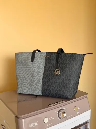 Vende - se Bolsa Michael Kors