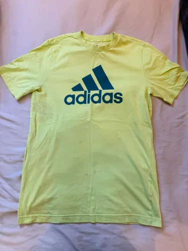 Kit 2 Camisetas Adidas - Original - infantil R$30 cada (as 3 juntas)