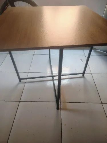 Mesa em bom estado