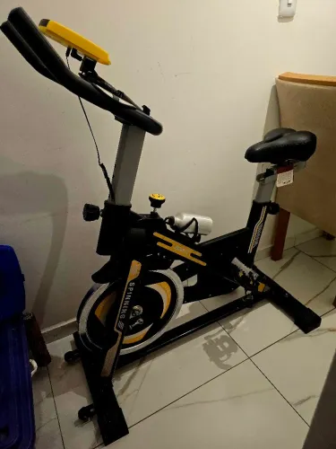 BICICLETA DE SPINNING 13kg inércia.