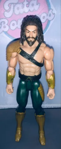 Boneco Aquaman Mattel 30 cm e Sado ótimo estado