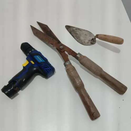 Vendo Ferramentas usadas