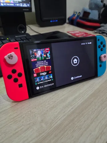 Nintendo Switch Oled 64gb Bloqueado com 02 pares de joycon.