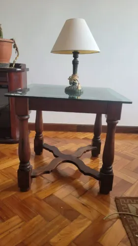 conjuntos de mesas de centro e laterais em vidro e madeira, estilo velha bahia