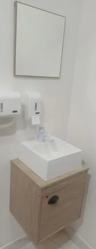 Kit Gabinete e espelho para Banheiro