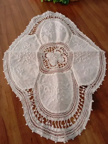 Vendo toalha.40x28cm de renascença de linho.