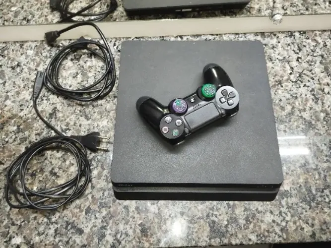 PlayStation 4 Slim 500GB - Usado em ótimo estado