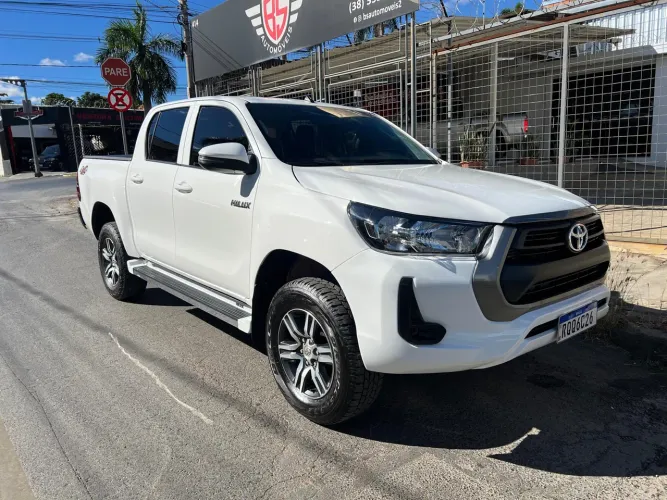 Toyota Hilux CD 4X4 2.8 Diesel Mec. 2021