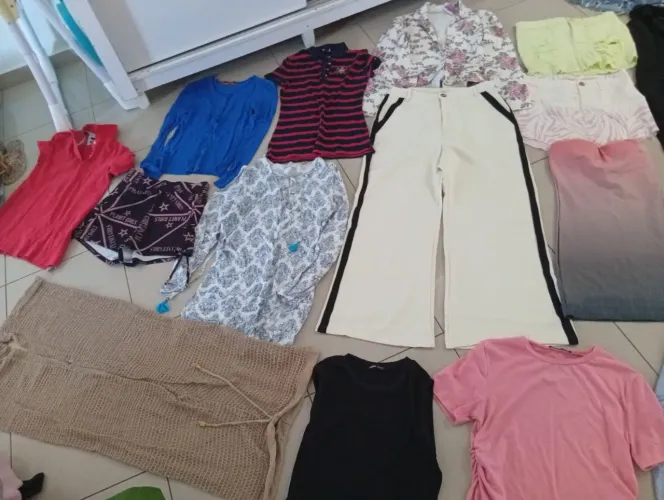 Lote de roupas femininas 25 peças