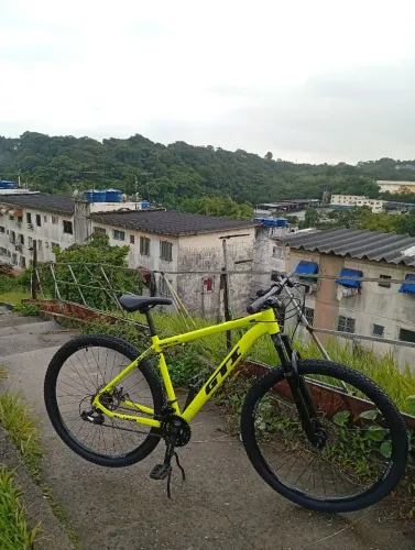 vende se bicicleta GTI RSX toda boa 900$