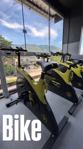Equipamentos de academia Esteira Simulados de Escadas Bikes Leg press 