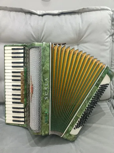 Gaita Scala 120 baixos