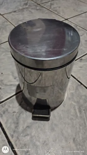 Lixeira de inox