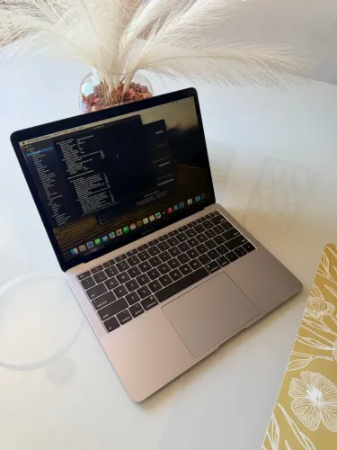 MacBook 2019 i5 impecável bateria saúde perfeita aceito cartão