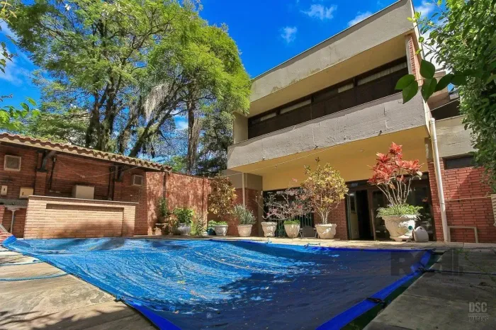 Casa 4 dormitórios à venda Petrópolis Porto Alegre/RS