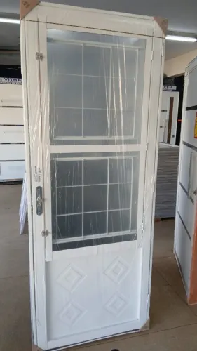 Promoção Porta com Grade e Vidro Branca - 1 vidro a vista R$799,90