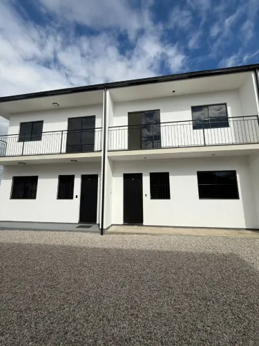Aluga-se sobrado no Aririú Palhoça