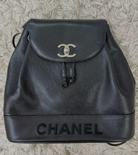 Mochila preta CHANEL italiana perfeito estado