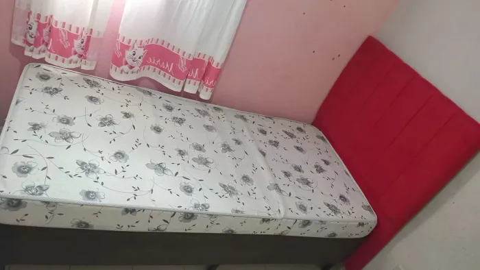 Cama box de solteiro com colchão e cabeceira 