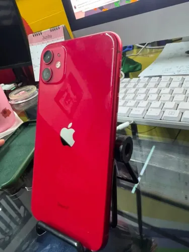 Iphone 11 + jogo de capinhas