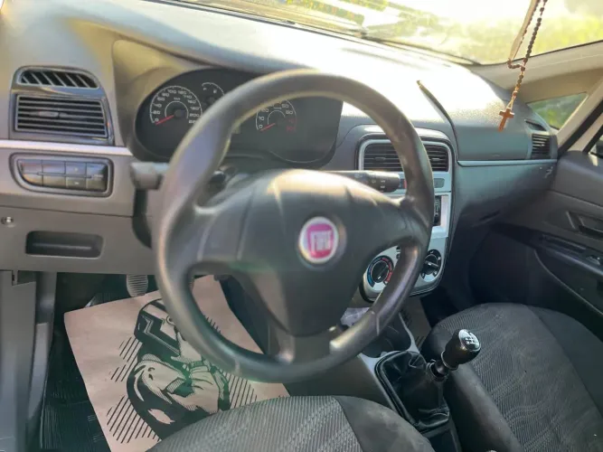 Fiat Punto Attractive 1.4 Fire Flex 8V 5P 2011