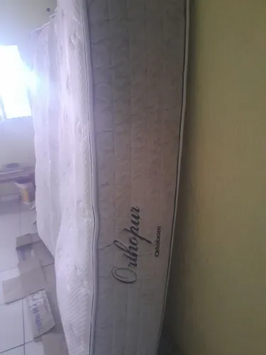 Vende _se um colchão ortobom vistoelastico king size de espuma
