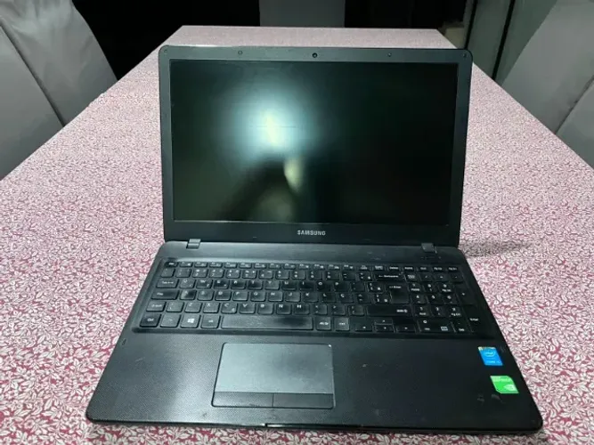 Notebook Samsung NP300E - i5 | 12GB RAM | SSD 240GB | GeForce 910M 2GB