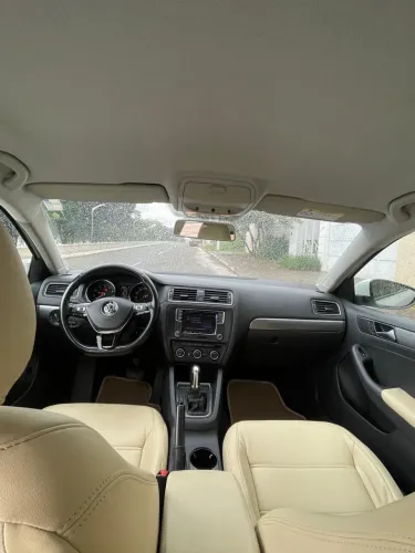Volkswagen Jetta Comfortline 1.4 TSI 16V 4P Aut. 2017