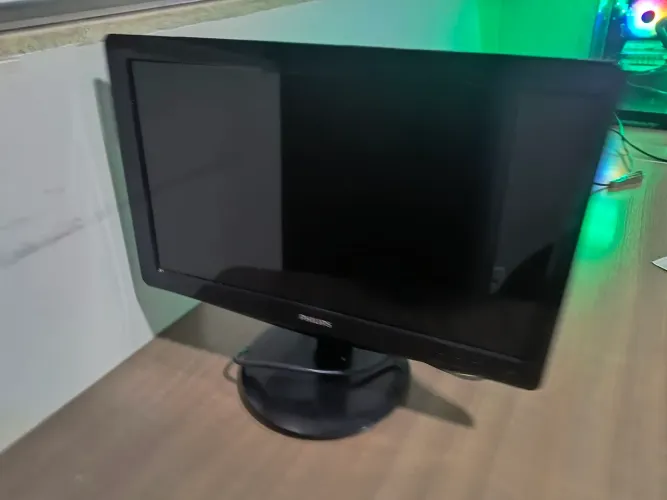 Monitor Philips Led 15 Polegadas.
