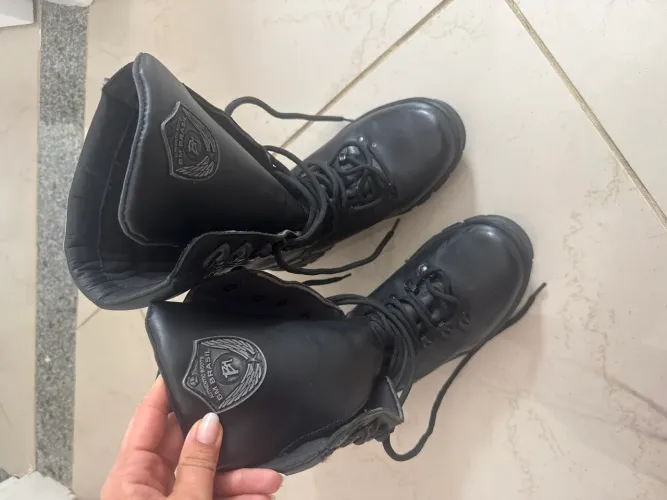Bota coturno militar Brasil