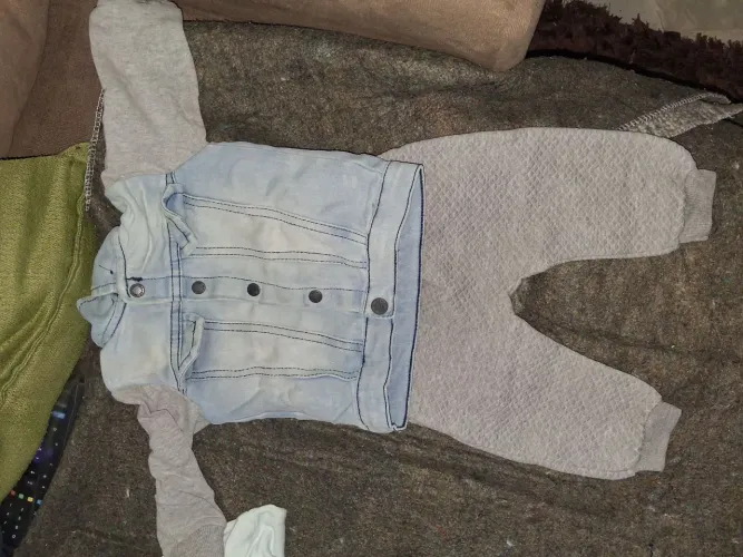 Vendo roupas de bebê todas em bom estado 