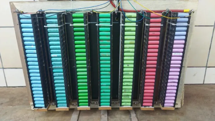Bateria de Litio - BMS 7S 200aH - 28v